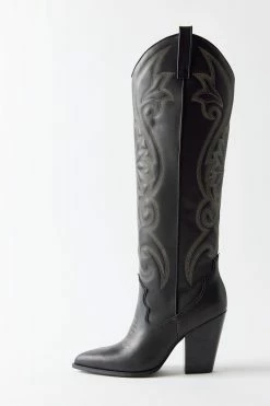 Wholesale ❤️ Women's Steve Madden Lasso Cowboy Boot Black ❤️ -Dr. Martens Sales unnamed file 1016