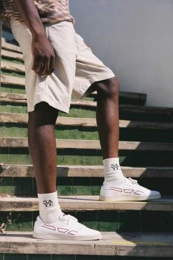 Best Pirce 🥰 Women's SAYE Modelo '65 Vegan 👟 Sneakers Maroon 💯