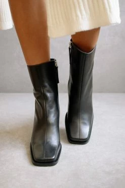 Outlet ❤️ Women's ALOHAS South Leather Ankle Boot Black ❤️ 7 Outlet ❤️ Women's ALOHAS South Leather Ankle Boot Black ❤️ -Dr. Martens Sales unnamed file 1210