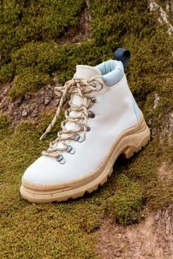 Best Pirce 🤩 Women's Thesus The Weekend Boot Allegra 💯