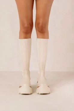 Cheapest 👍 Women's ALOHAS Roxie Leather Platform Lug Chelsea Boot Cream 🔥 -Dr. Martens Sales unnamed file 1248