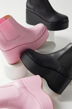 Best deal 🧨 Urban Outfitters 👩 Women's UO Gina Platform Chelsea Boot Black 👍 -Dr. Martens Sales unnamed file 1333