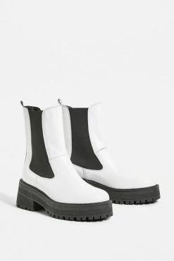 Discount 🎉 Urban Outfitters 👩 Women's UO Brax Chunky Chelsea Ankle Boot White 🤩