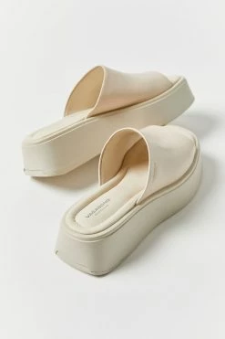 Deals ๐ Women's Vagabond ๐ Shoemakers Courtney Platform ๐ฉด Sandal Ivory โ 11 Deals ๐ Women's Vagabond ๐ Shoemakers Courtney Platform ๐ฉด Sandal Ivory โ -Dr. Martens Sales unnamed file 1557