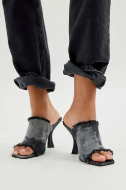 Top 10 ❤️ Urban Outfitters 👩 Women's UO Zoey Mule Heel Washed Black 🎁