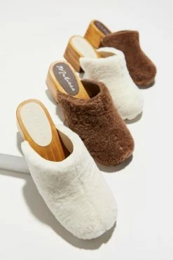 New 👍 Matisse Footwear 👩 Women's Matisse Stockholm Faux Shearling Clog Ivory 😀 -Dr. Martens Sales unnamed file 1789