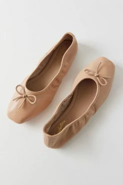New 🌟 Women's Seychelles Breathless Flat Tan 🎉