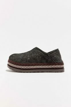 Dr. Martens Sales -Dr. Martens Sales unnamed file 1885