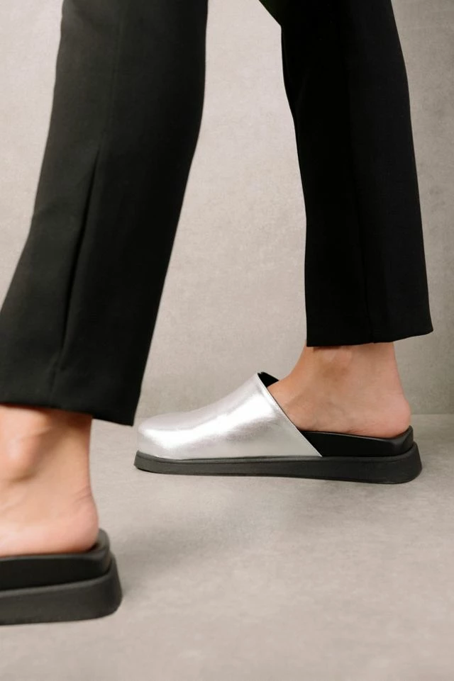 Flash Sale ❤️ Women's ALOHAS Whiz Leather Mule Shimmer Silver ❤️ 4 Flash Sale ❤️ Women's ALOHAS Whiz Leather Mule Shimmer Silver ❤️ - Image 2