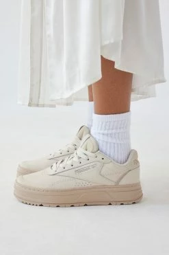 Wholesale 🔔 Women's Reebok Club C Double Geo 👩 Women’s 👟 Sneaker Chalk + Alabaster + Soft Ecru 😍