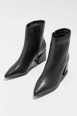 Buy 🤩 Women's Steve Madden Faris Ankle Boot Black 🌟