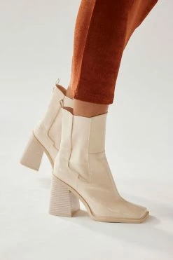 Brand new 🛒 Women's Circus NY Lauren Boot Vanilla Bean 😍 -Dr. Martens Sales unnamed file 648