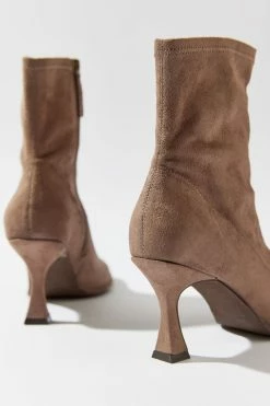 Wholesale ⭐ Women's Seychelles Paragon Boot Taupe 🧨 11 Wholesale ⭐ Women's Seychelles Paragon Boot Taupe 🧨 -Dr. Martens Sales unnamed file 703