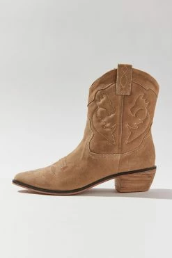 New 😉 Urban Outfitters 👩 Women's UO Fallon Suede Cowboy Boot Taupe 😀 -Dr. Martens Sales unnamed file 745