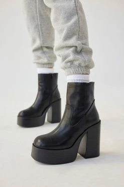 Promo ๐ Urban Outfitters ๐ฉ Women's UO Noreen Platform Boot Black ๐ 10 Promo ๐ Urban Outfitters ๐ฉ Women's UO Noreen Platform Boot Black ๐ -Dr. Martens Sales unnamed file 940
