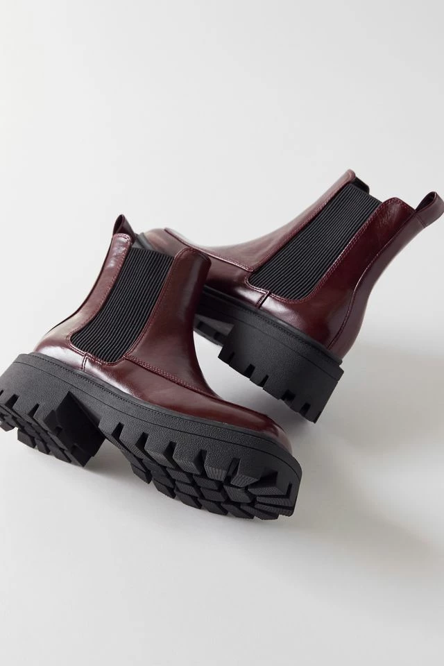 Promo đ Urban Outfitters đŠ Women's UO Chrissy Square-Toe Chelsea Boot Maroon đ 3 Promo đ Urban Outfitters đŠ Women's UO Chrissy Square-Toe Chelsea Boot Maroon đ